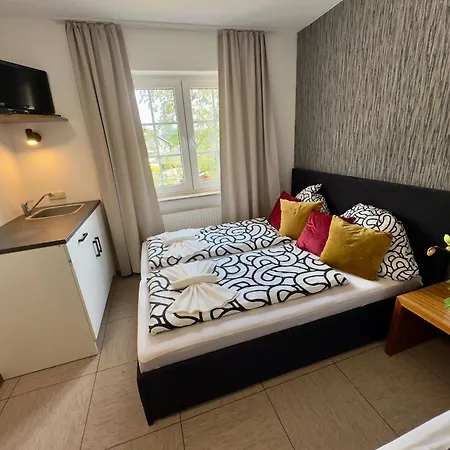 Moji 3 Koeln 4* Lindlar