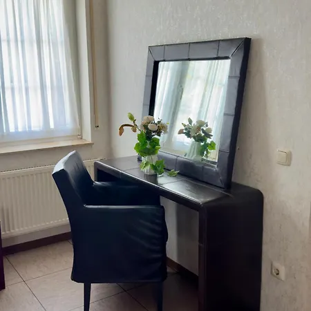 Moji 3 Koeln Herberg 4*