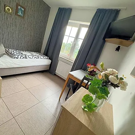 Moji 3 Koeln 4* Lindlar