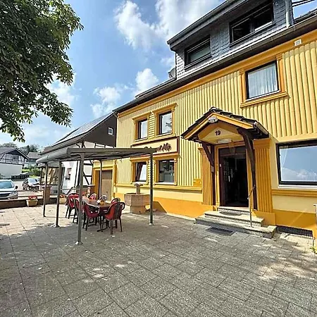 Moji 3 Koeln Fogadó 4*