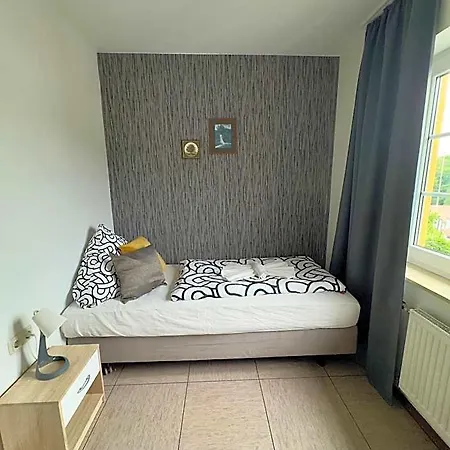 Fogadó Moji 3 Koeln Lindlar